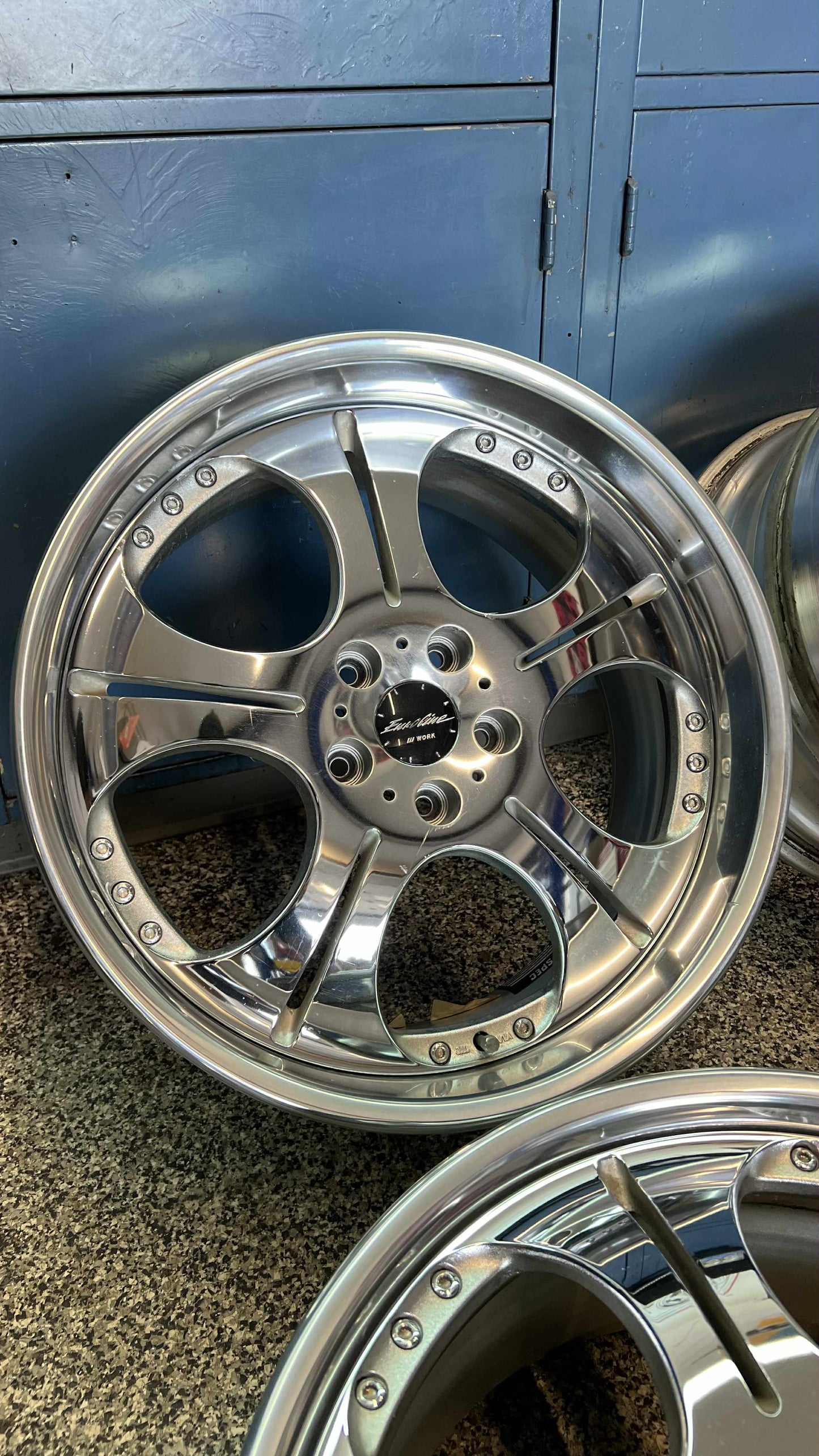 Work Euroline S2 19''