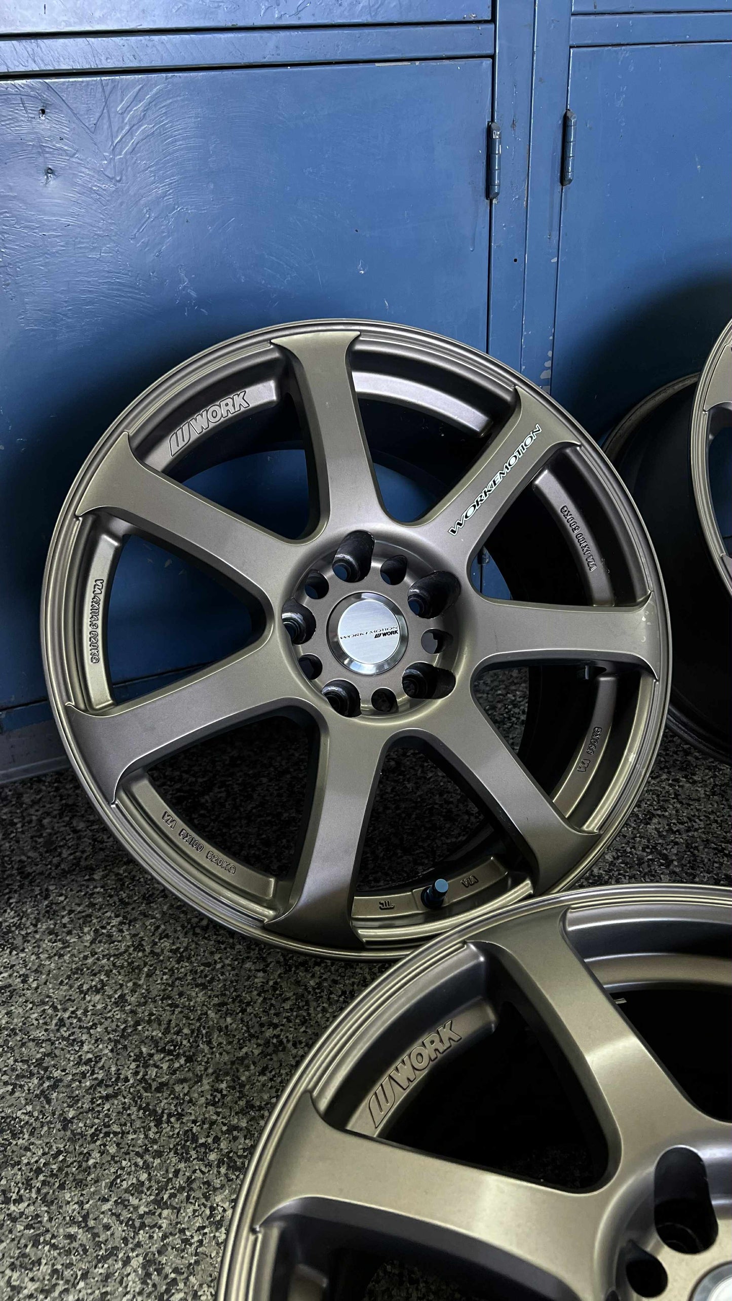 Work Emotion XT7 17''