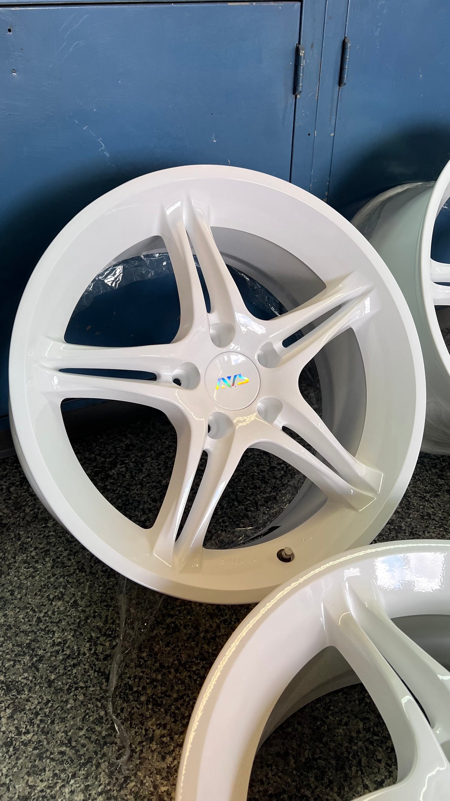 Yokohama AVS Model VS5 18''