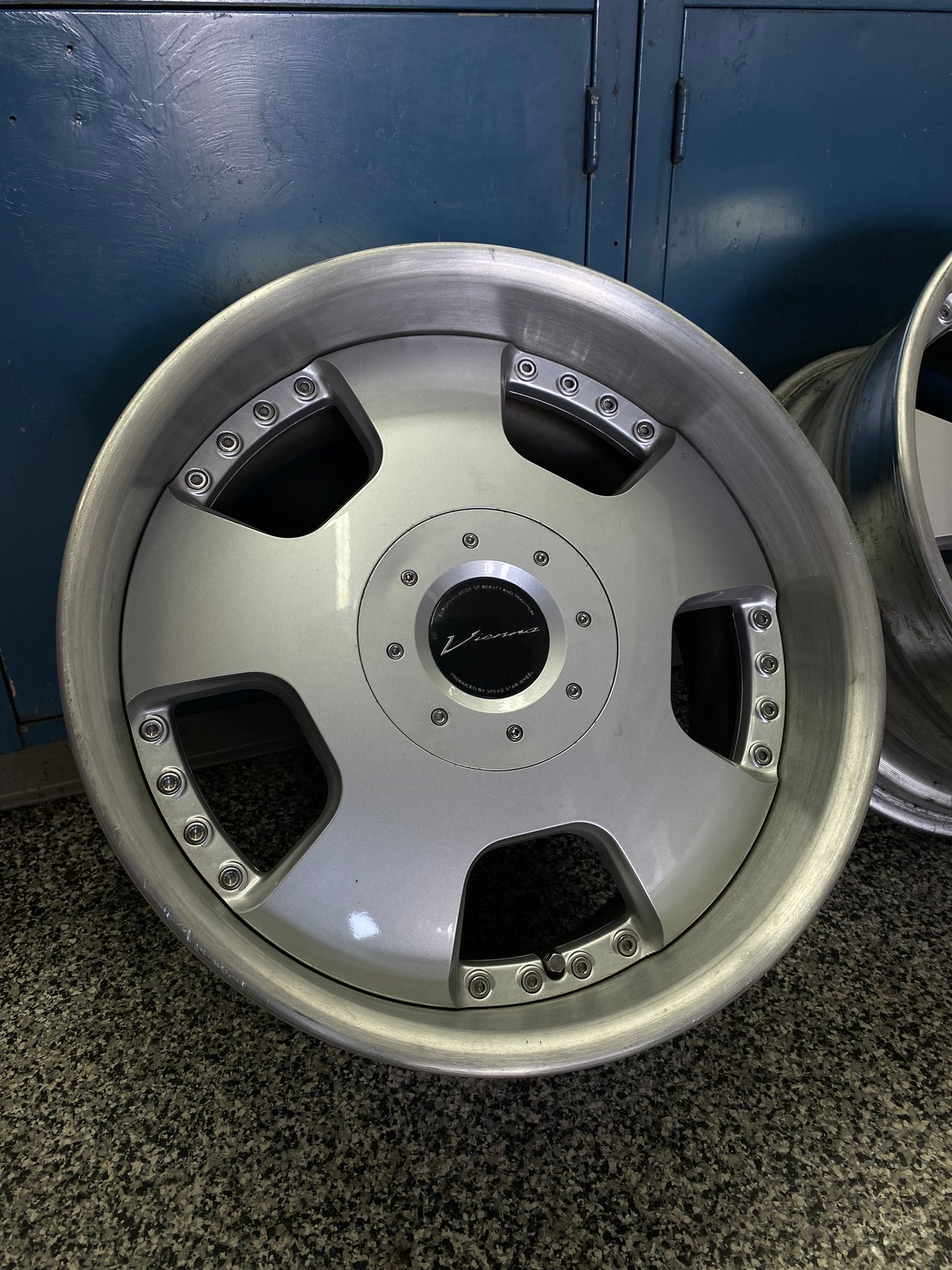 SSR Vienna Dish 18''