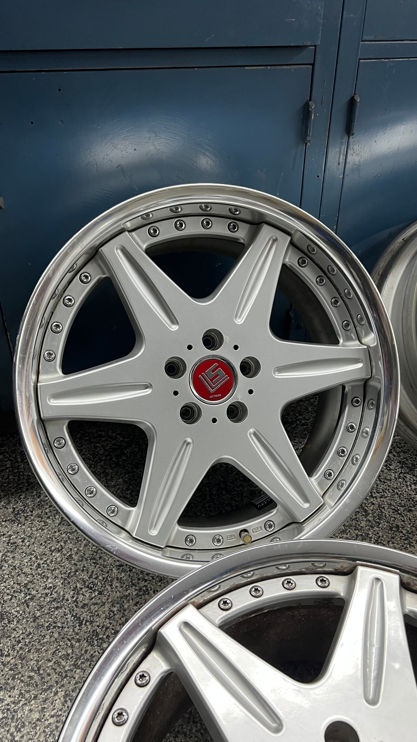 Work LS406 19''