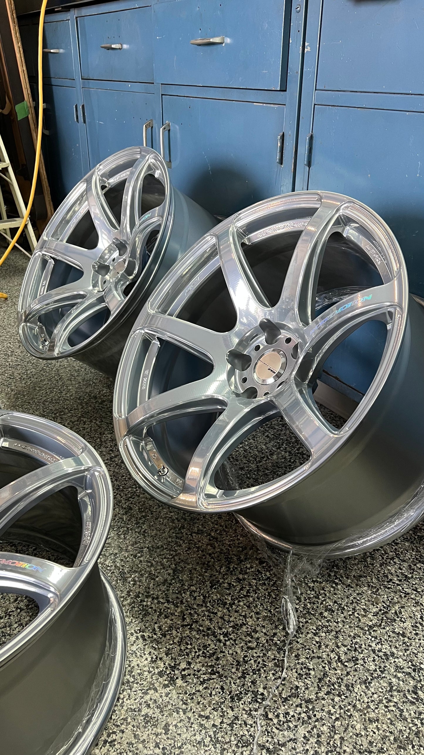 Work Emotion T7R 19''