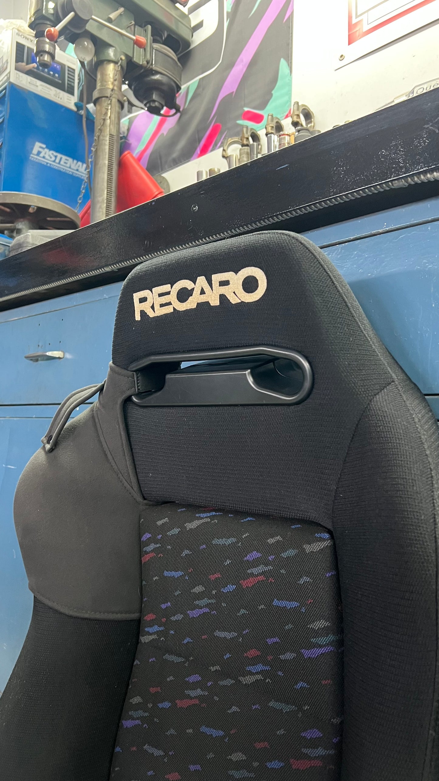 Recaro SR-3 Le Mans Confetti