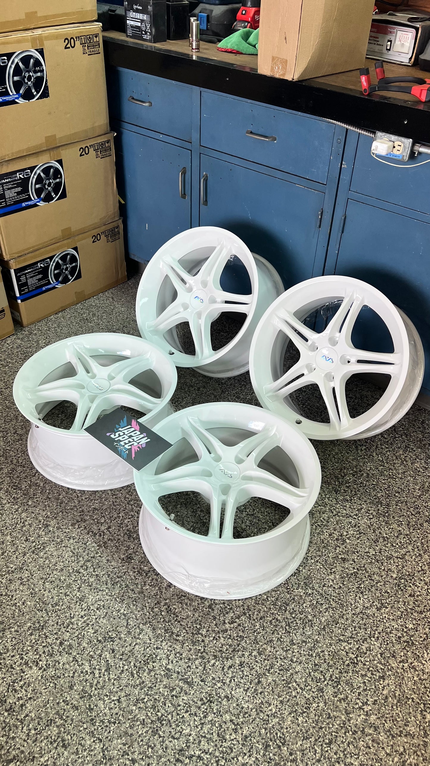 Yokohama AVS Model VS5 18''