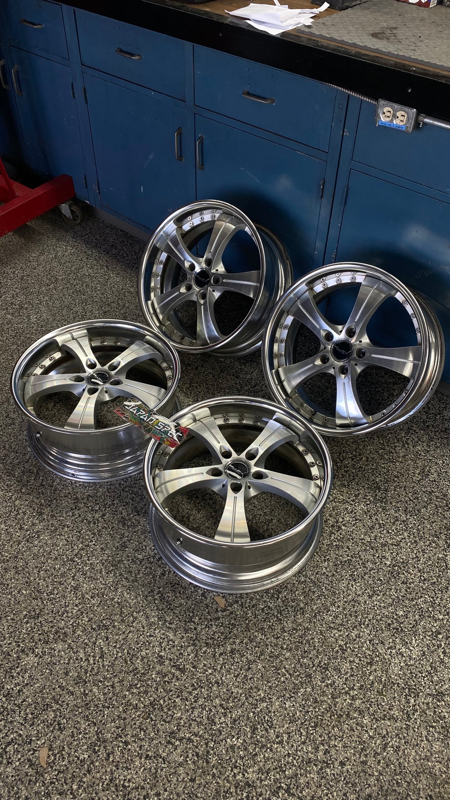 Weds Artisan Bellona 18''