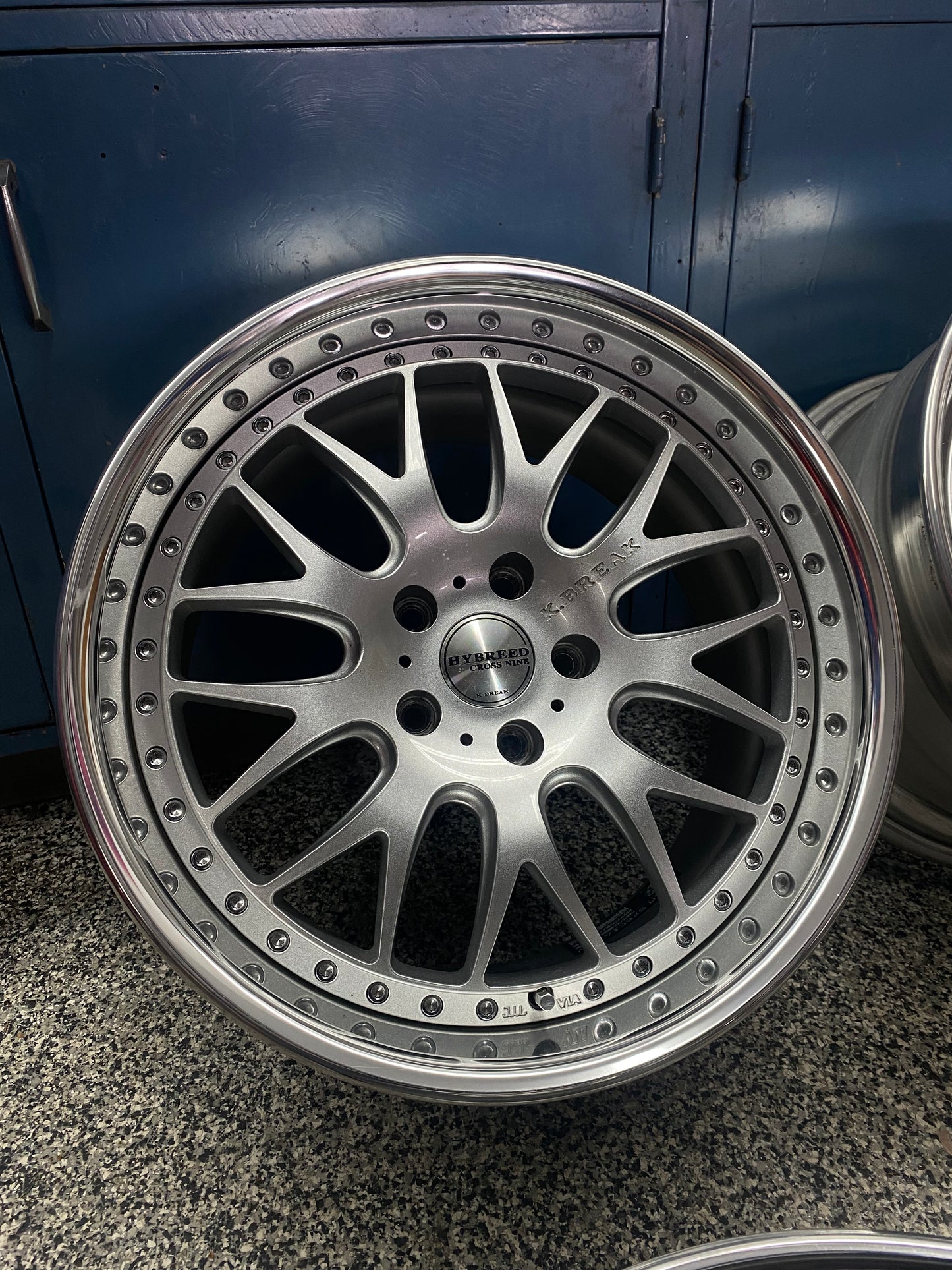 K-Break Hybreed Cross Nine 18''