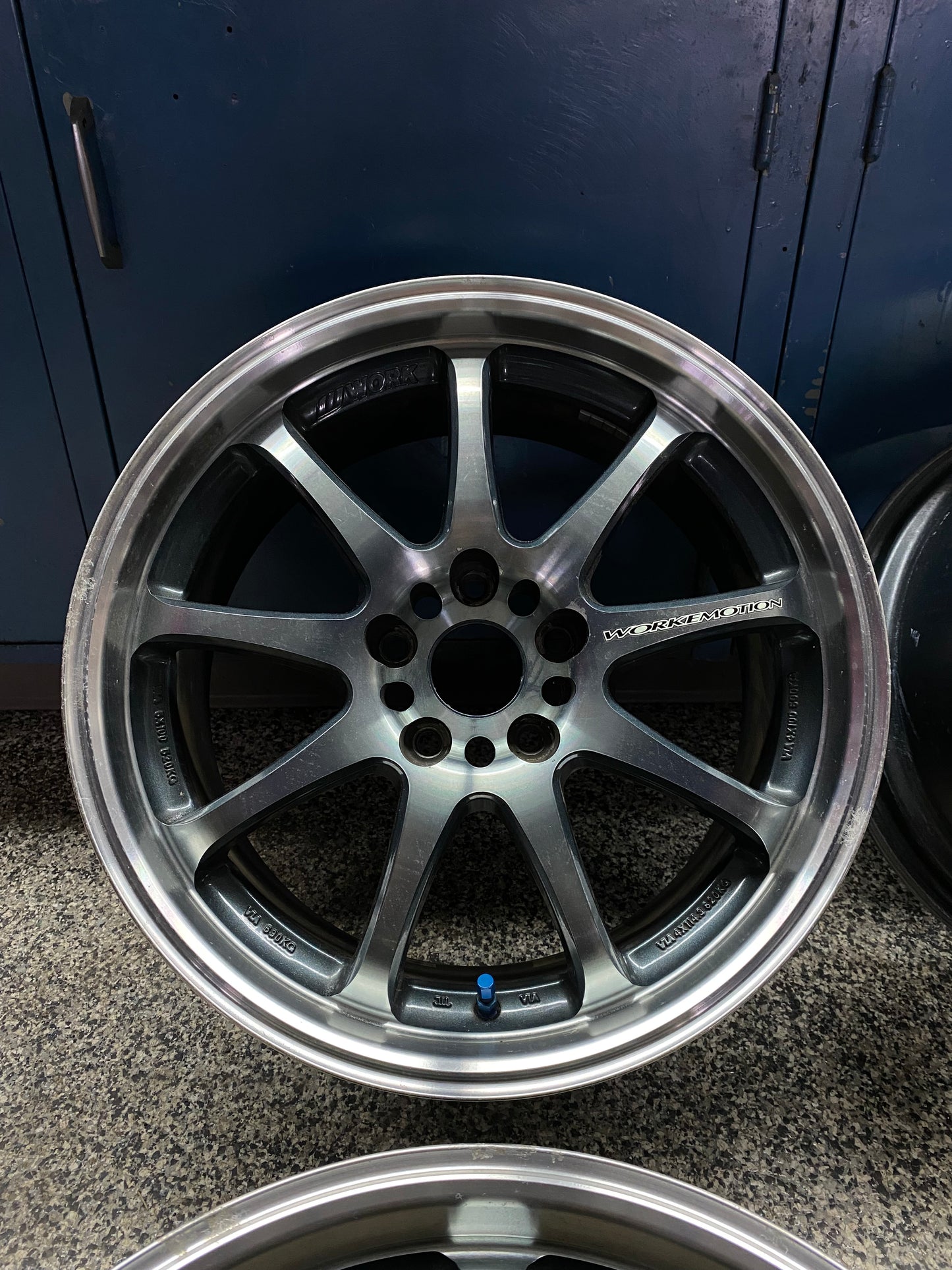 Work Emotion XD9 18''