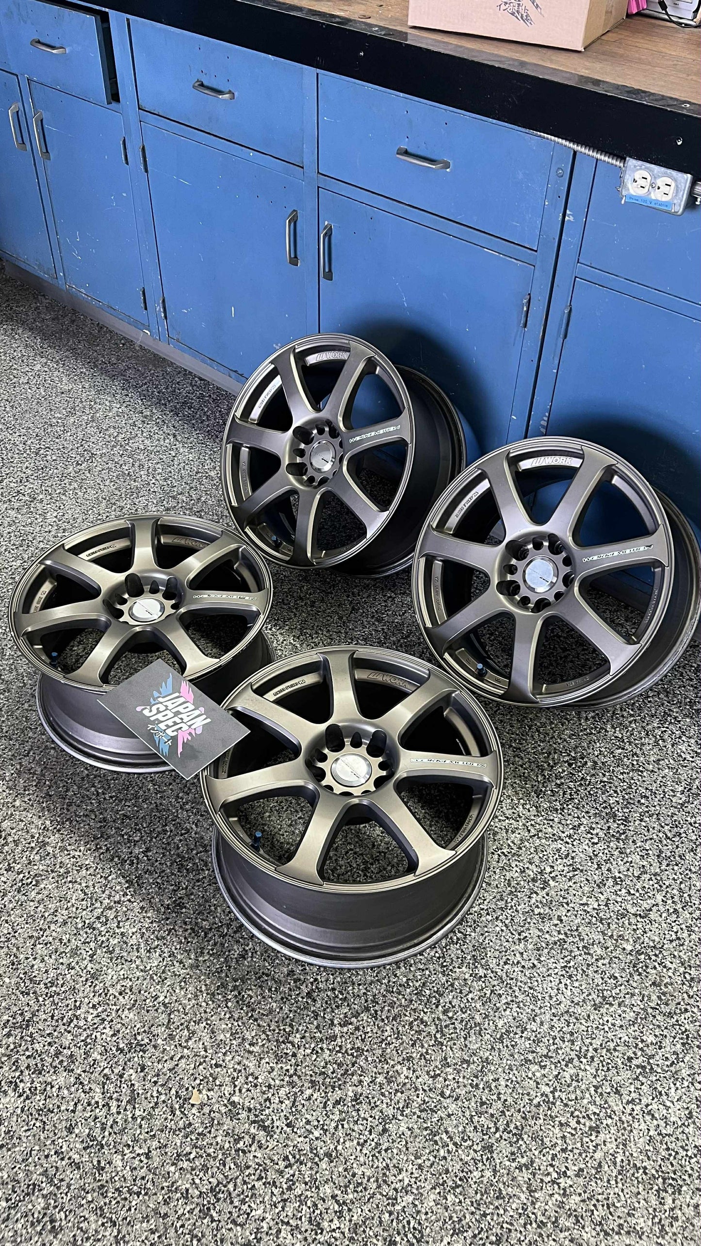 Work Emotion XT7 17''